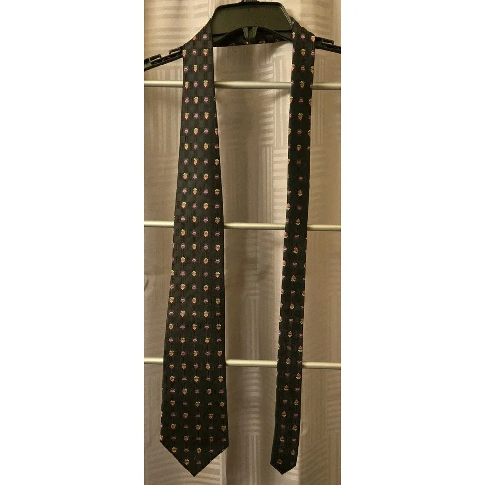 Hallmark Holiday‎ Traditions Christmas Ornaments Neck Tie Black with Green & Red